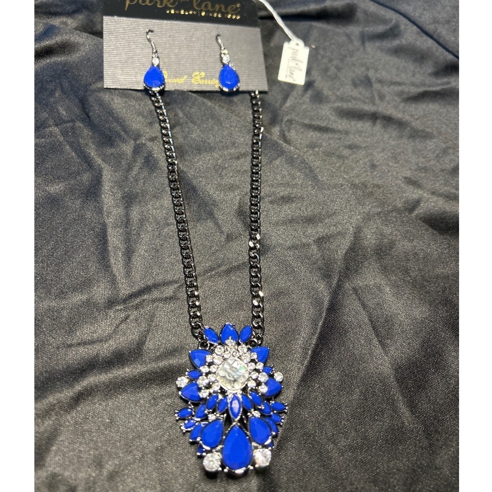 NWT Park Lane Y2K Royal Blue Crystal Floral Necklace and Earrings Jewelry Set OS